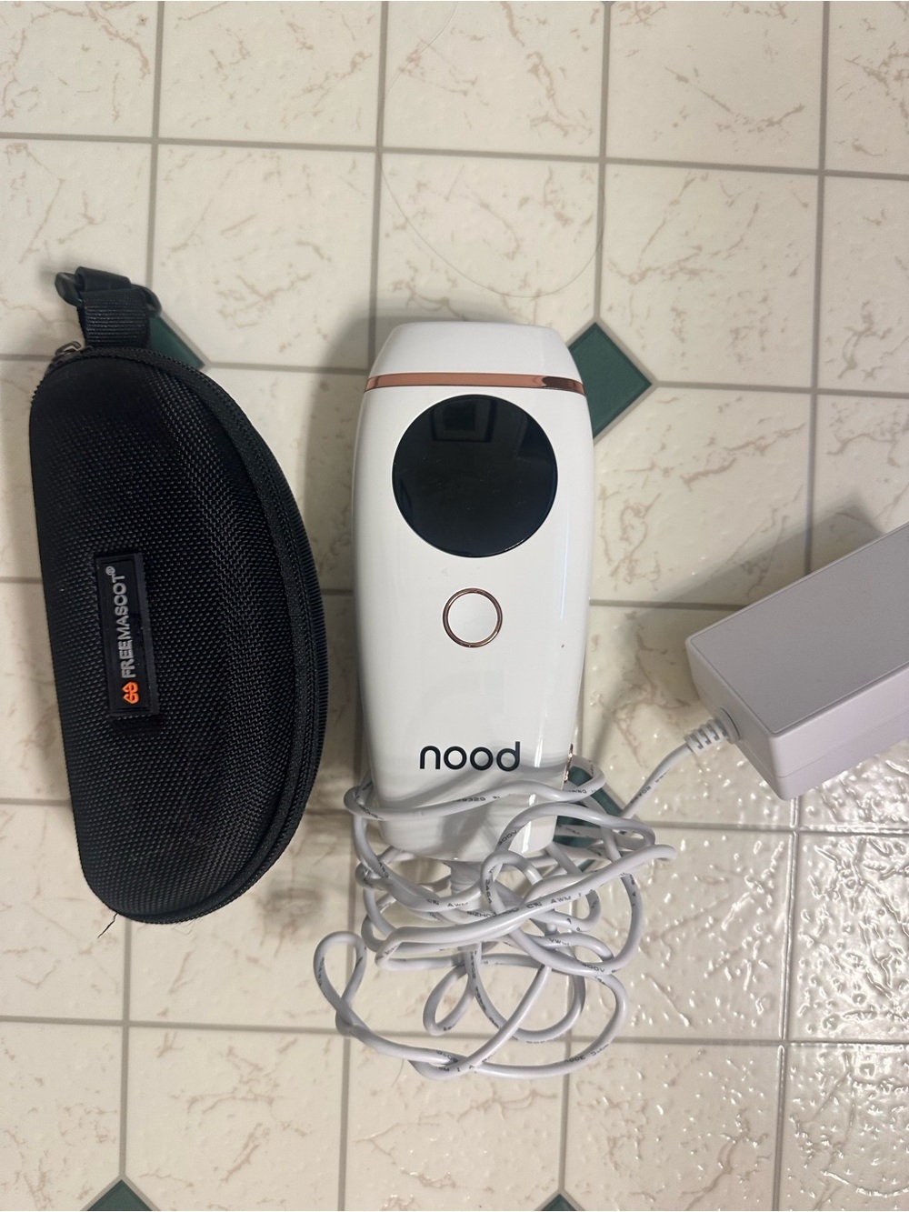 nood IPL Hair Removal Device in White with Rose Gold Trim